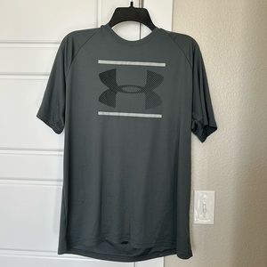 Men’s under armour tee shirt